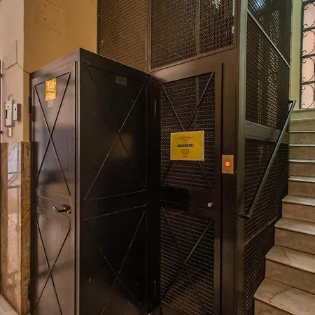 Apartment Fresh House Cavour Rome